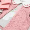set-trei-piese-fete-vesta-roz-3 Set din trei piese flaușat cu Iepuras și floricele