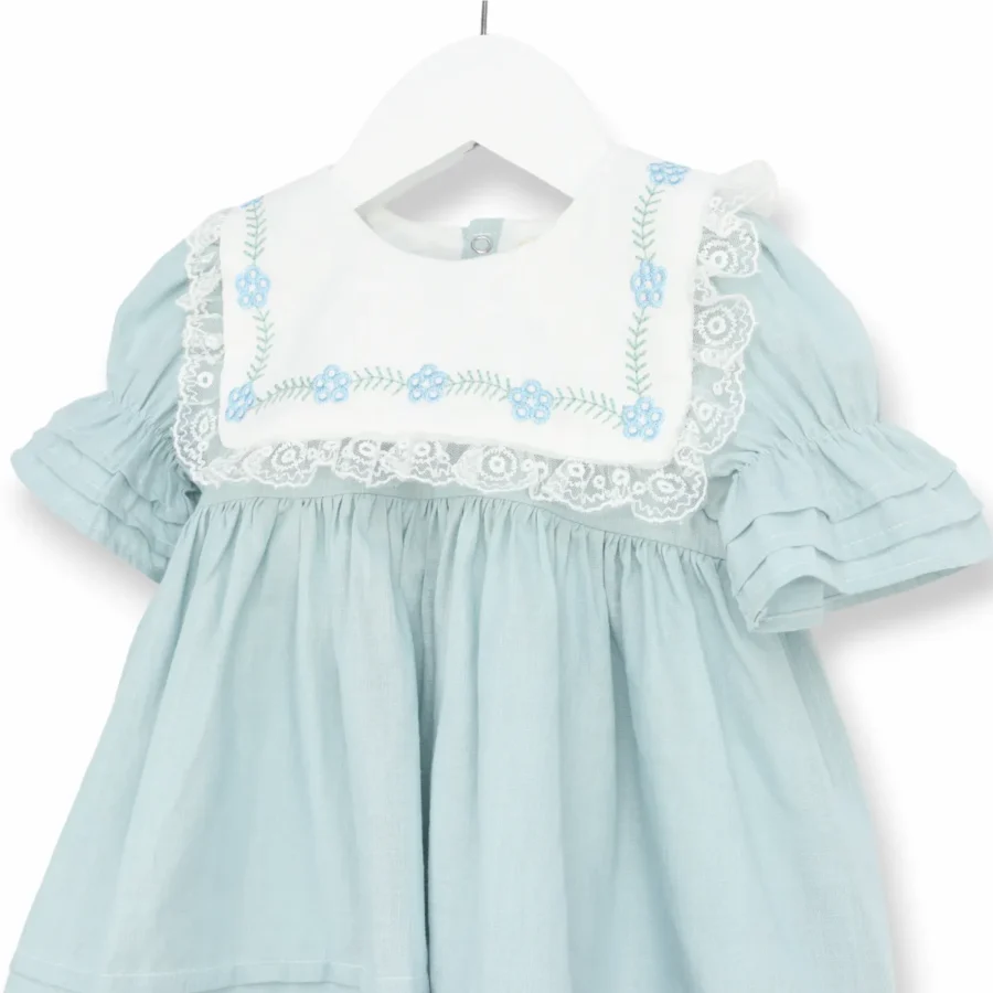 Rochie din bumbac cu flori brodate si dantela