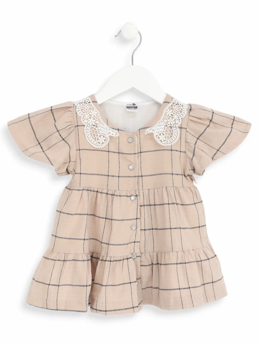 rochie-fetite-bej-cu-dantela-si-capse