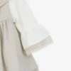 rochie-fetite-cu-guler-maneci-bufante-crem-3