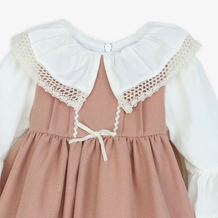rochie-fetite-cu-guler-maneci-bufante-maro-2